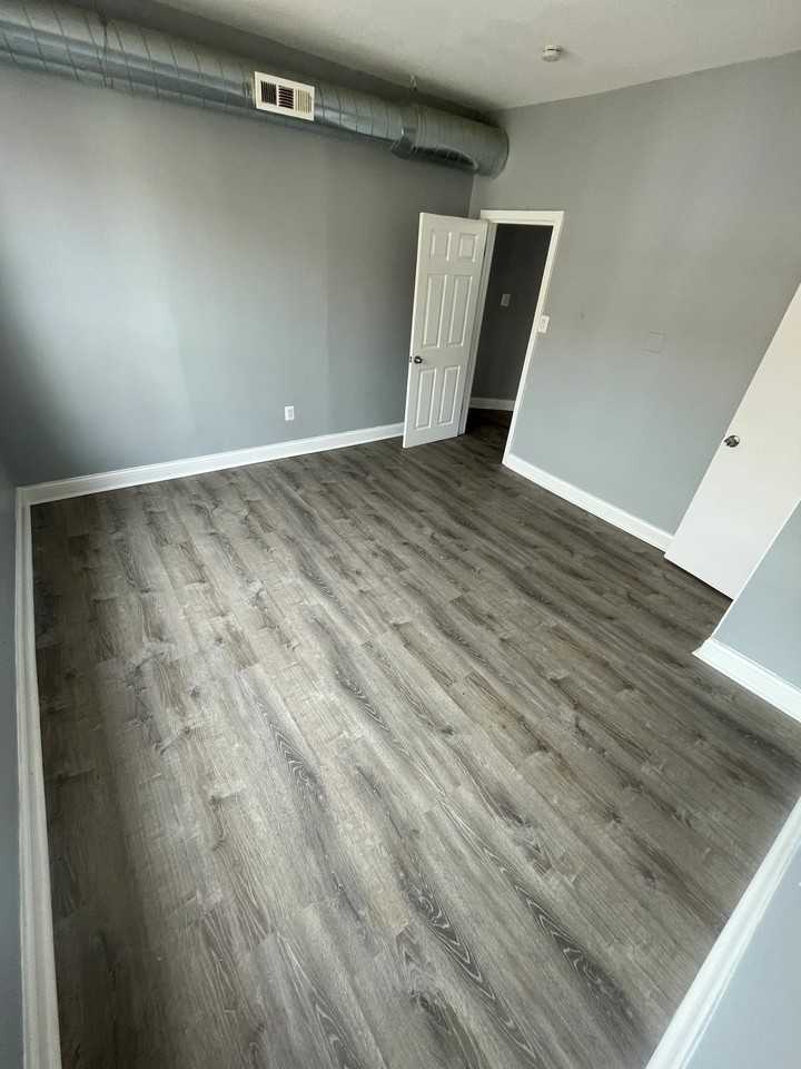 4220 S Michigan Ave #2 - Photo 2 of 5