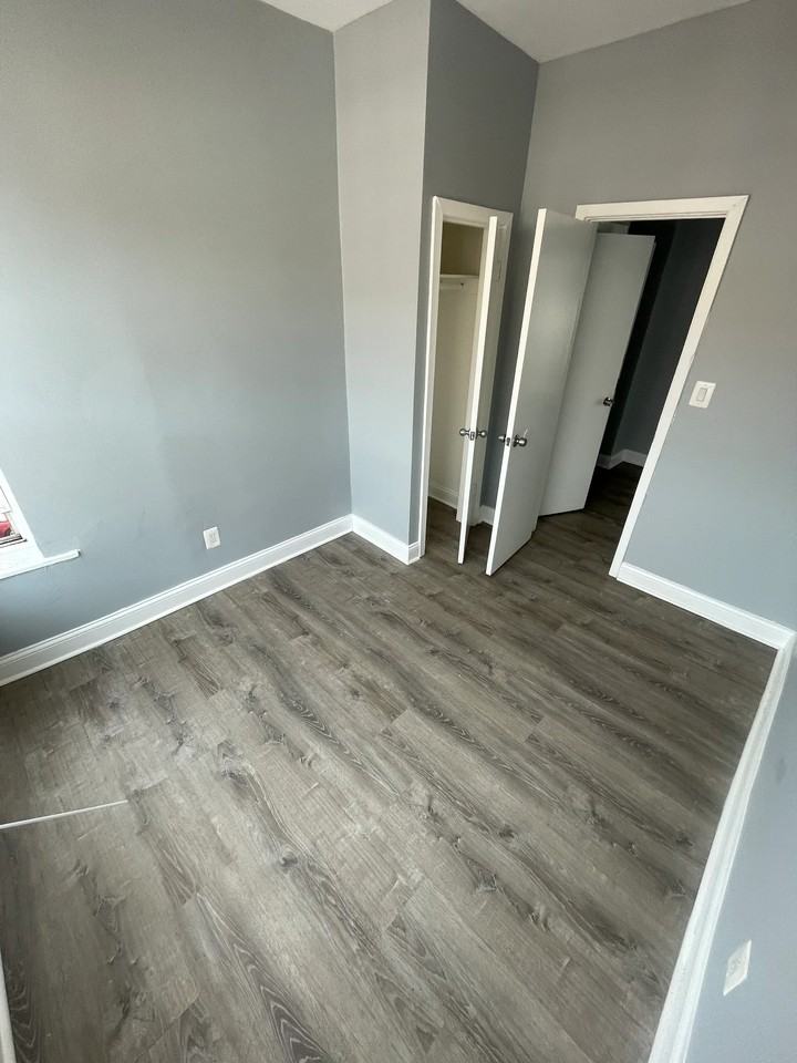 4220 S Michigan Ave #2 - Photo 3 of 5