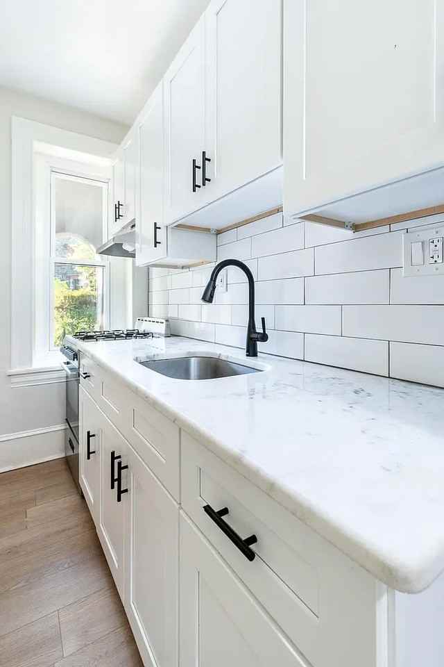 400 E Vernon Rd #B02