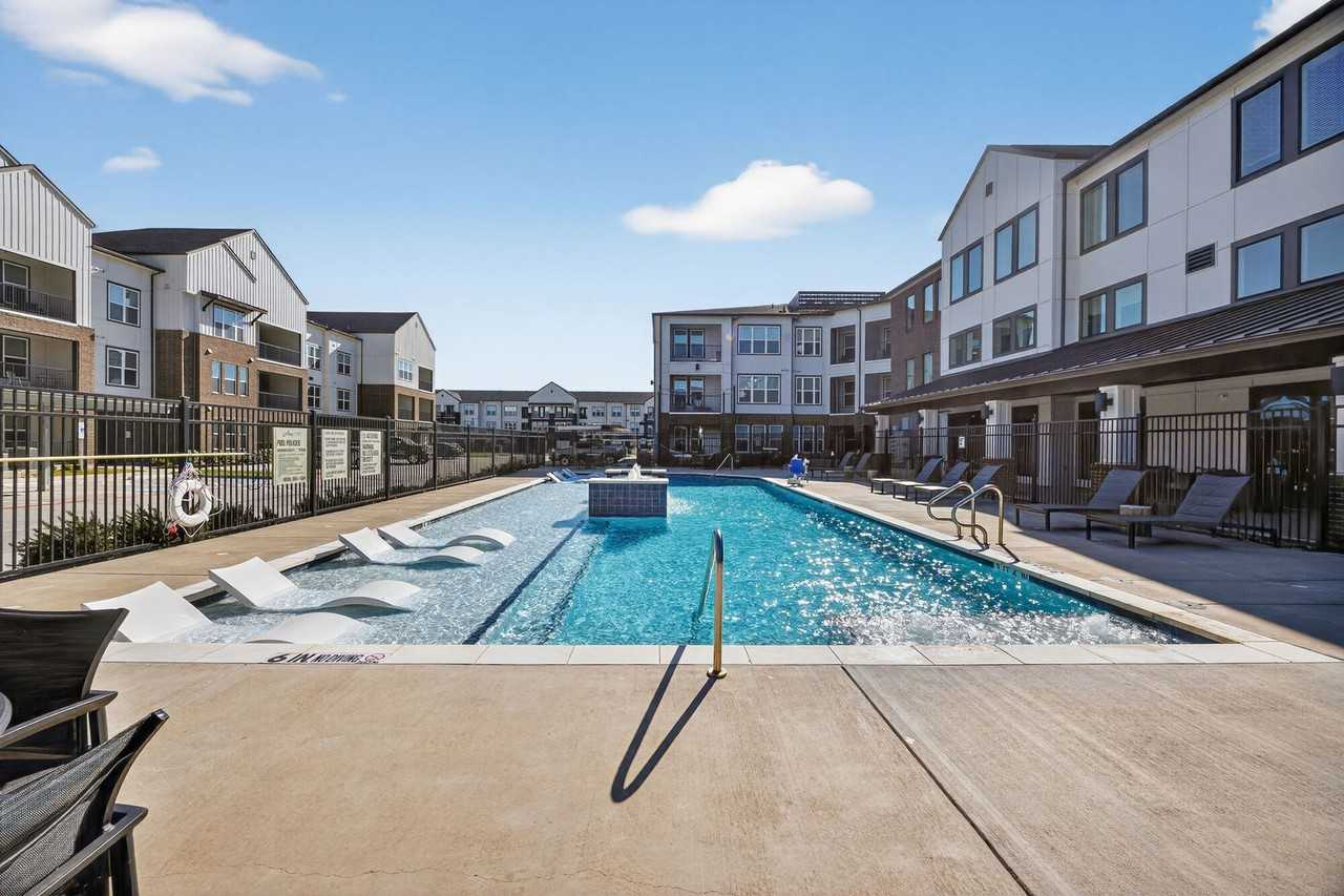 Aspire at Sherman - Photo 4 of 50