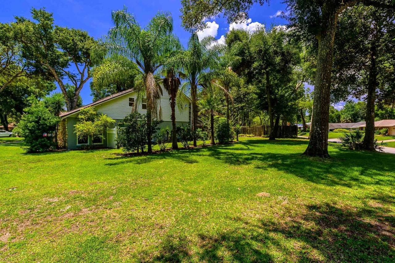 6 Baywood Dr #1 - Photo 3 of 50