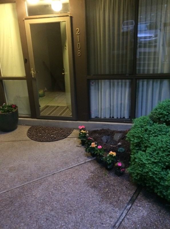 2108 S Quincy St - Photo 2 of 17