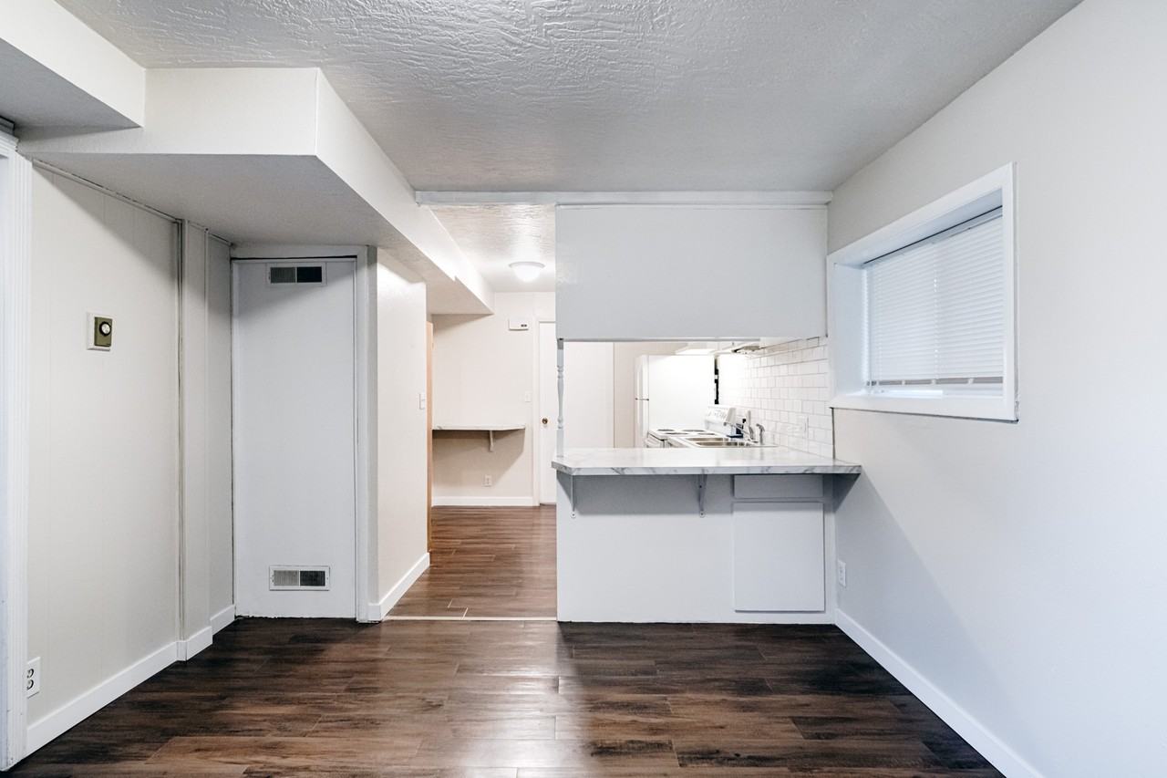 512 Elmwood Dr #1 - Photo 6 of 16