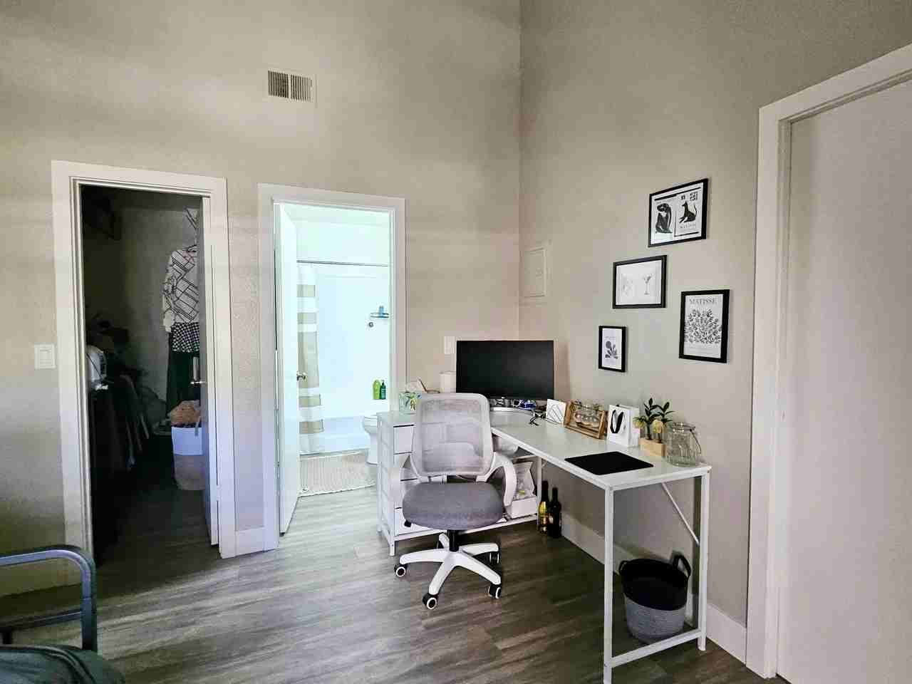 1070 Calle Del Cerro - Photo 2 of 10