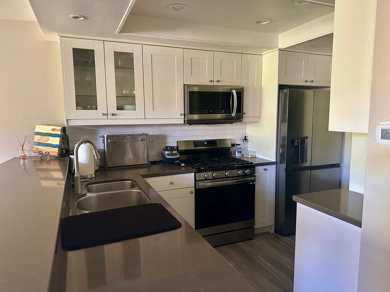 1070 Calle Del Cerro - Photo 6 of 10