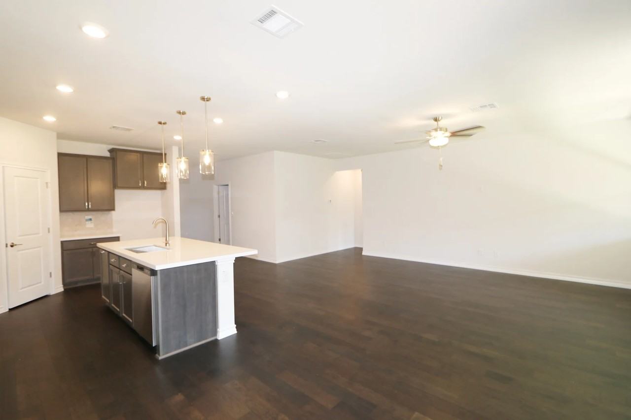 109 Rampart Loop - Photo 2 of 13