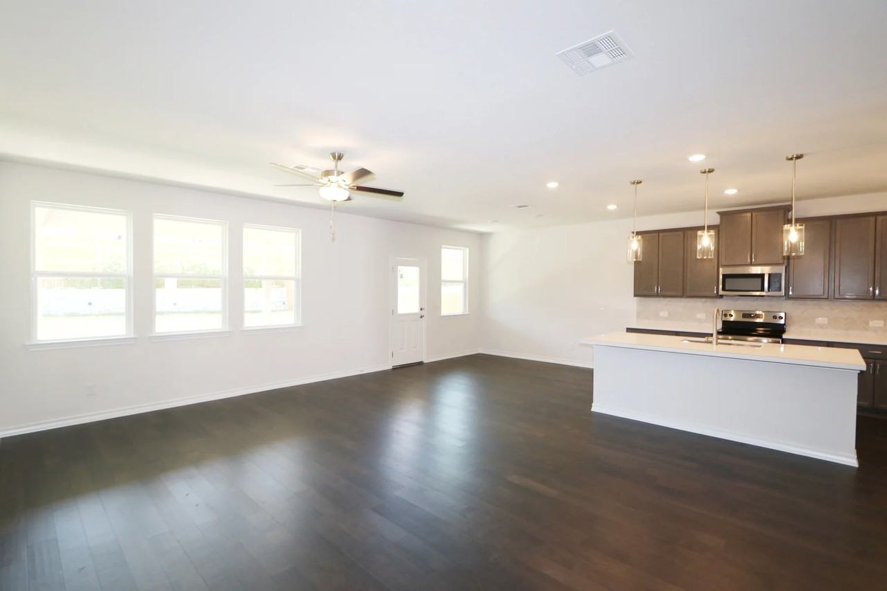 109 Rampart Loop - Photo 3 of 13