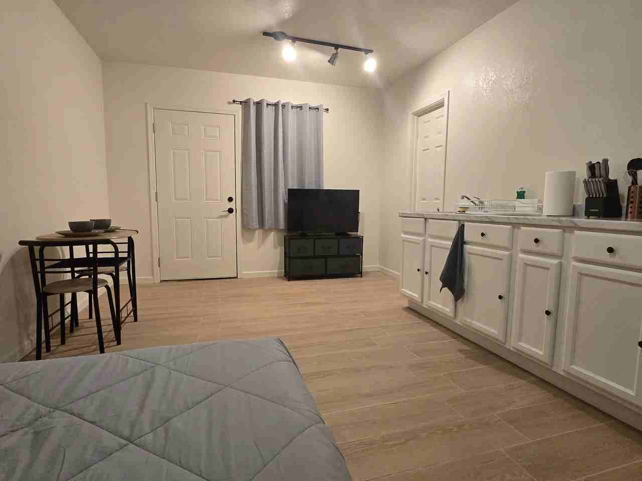 1934 E Brill St - Photo 4 of 8