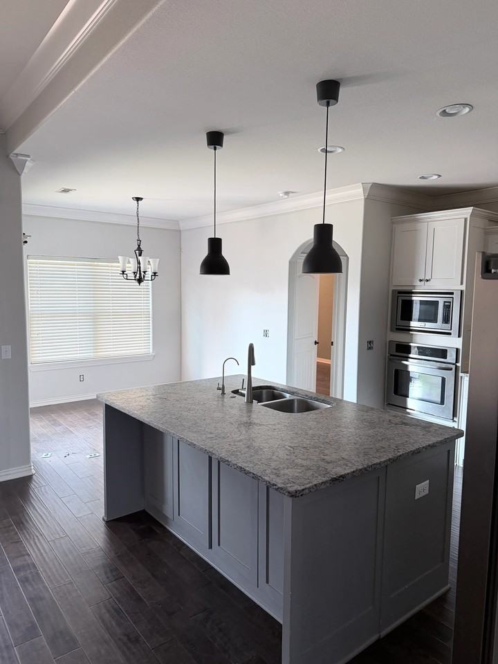 7245 Devonshire Ave - Photo 4 of 10