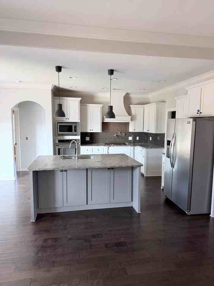 7245 Devonshire Ave - Photo 5 of 10