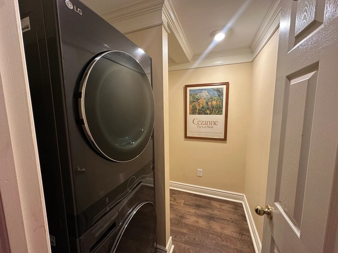 851 Wellesley Ct - Photo 6 of 7