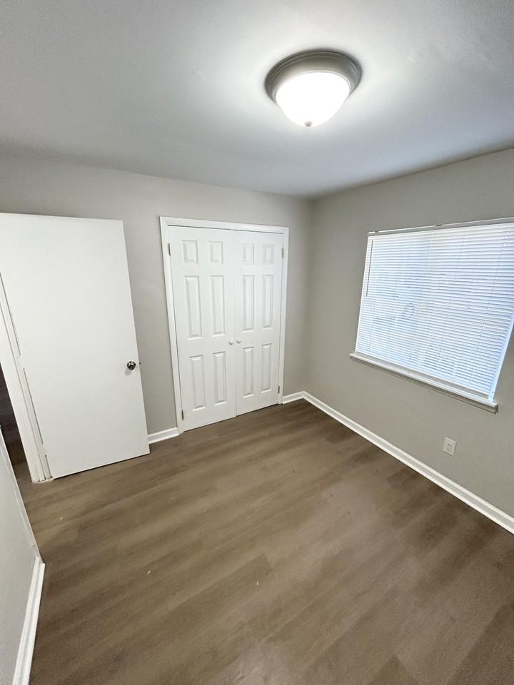 118 Garr Ln #F102 - Photo 2 of 8