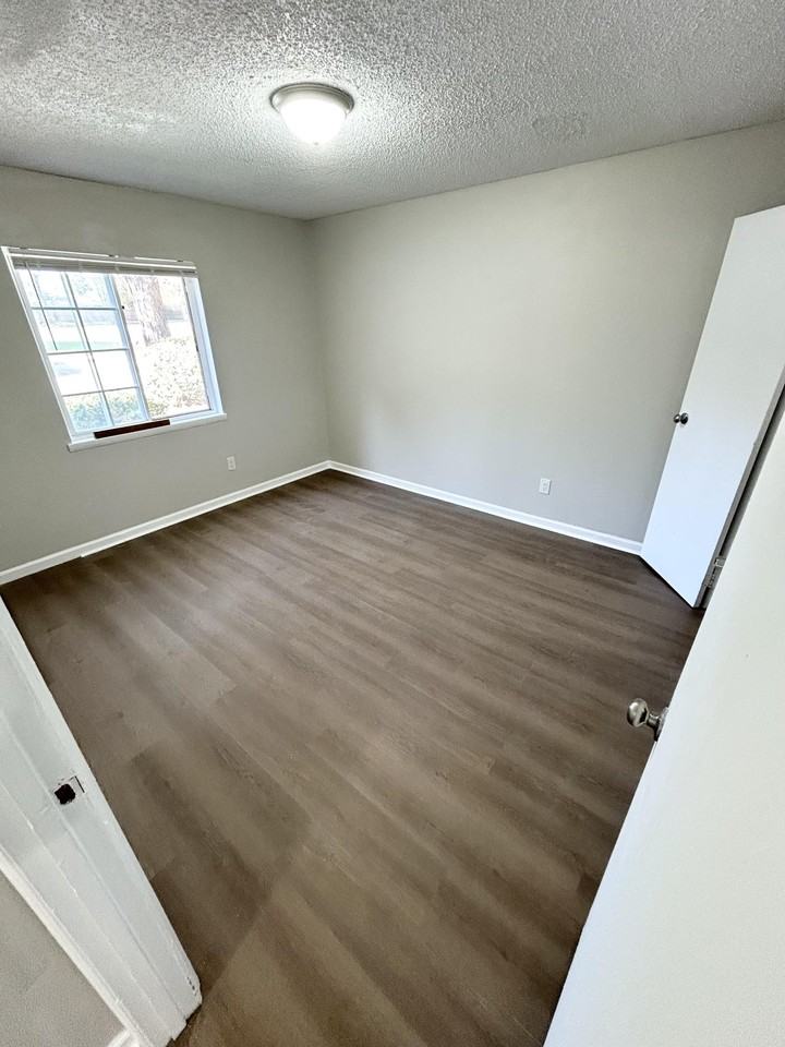 118 Garr Ln #F102 - Photo 4 of 8