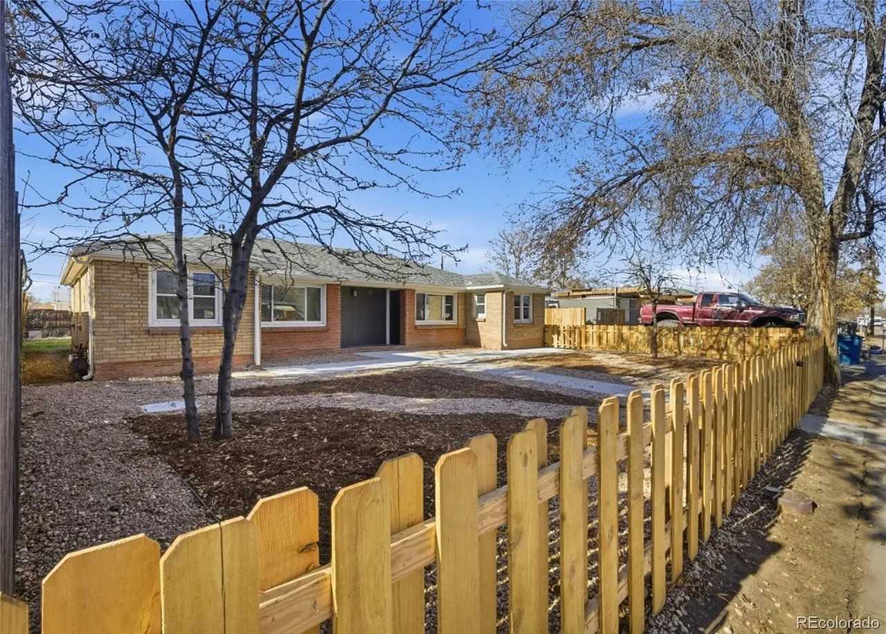 6813 Locust St - Photo 3 of 17