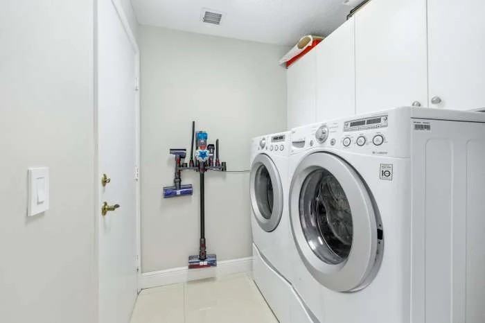 9894 Agnello St - Photo 3 of 20