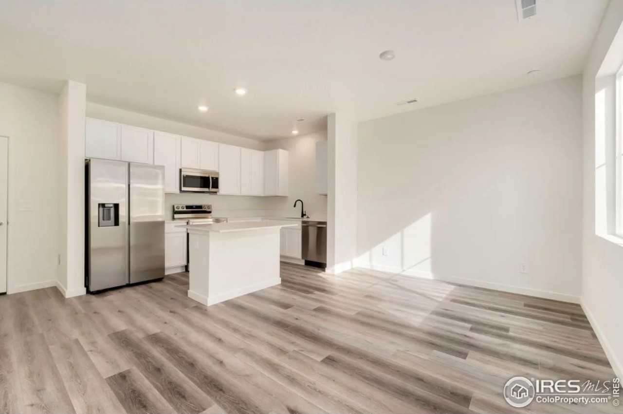 318 Cardinal St - Photo 2 of 6