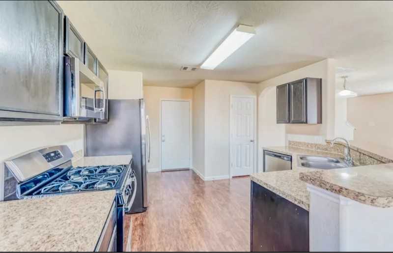 6613 Precourt Dr - Photo 3 of 6