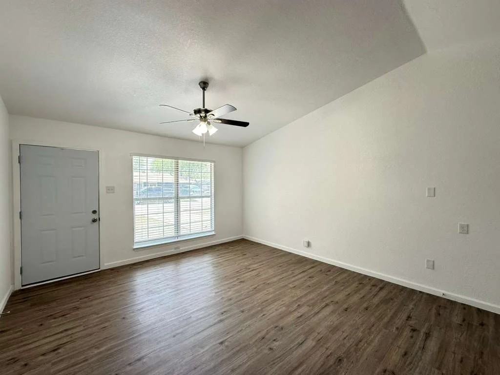 5411 Indian Desert St - Photo 3 of 14