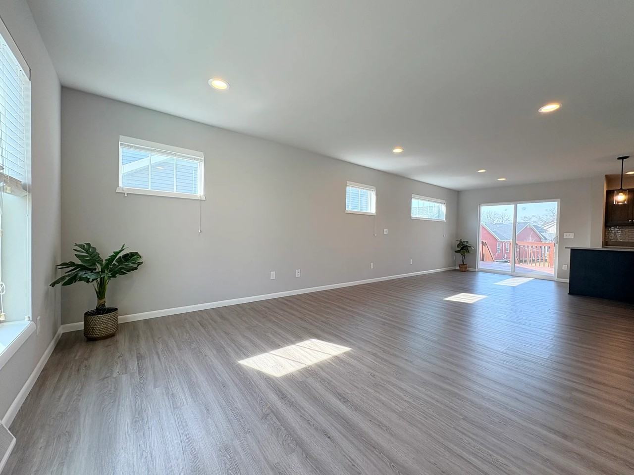616 Hillcrest Dr - Photo 2 of 20