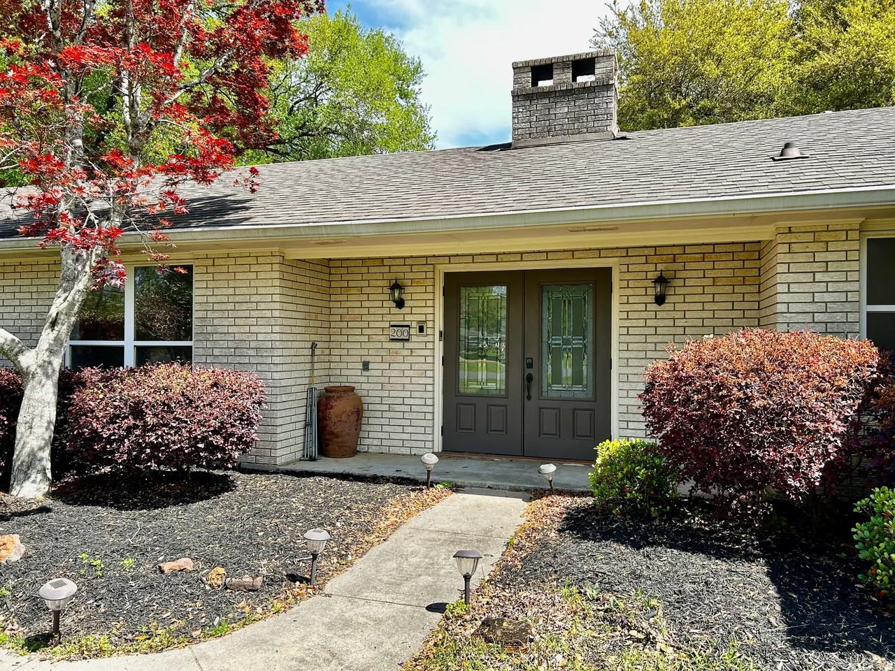 200 Nolen St - Photo 3 of 20