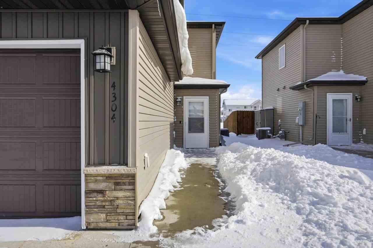 4304 Estate Dr S - Photo 2 of 20