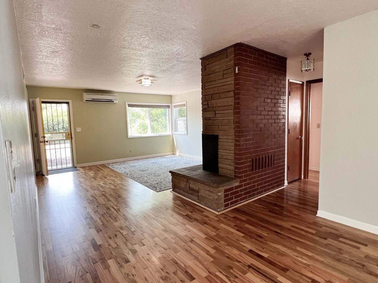 4815 Se Gladstone St - Photo 4 of 12