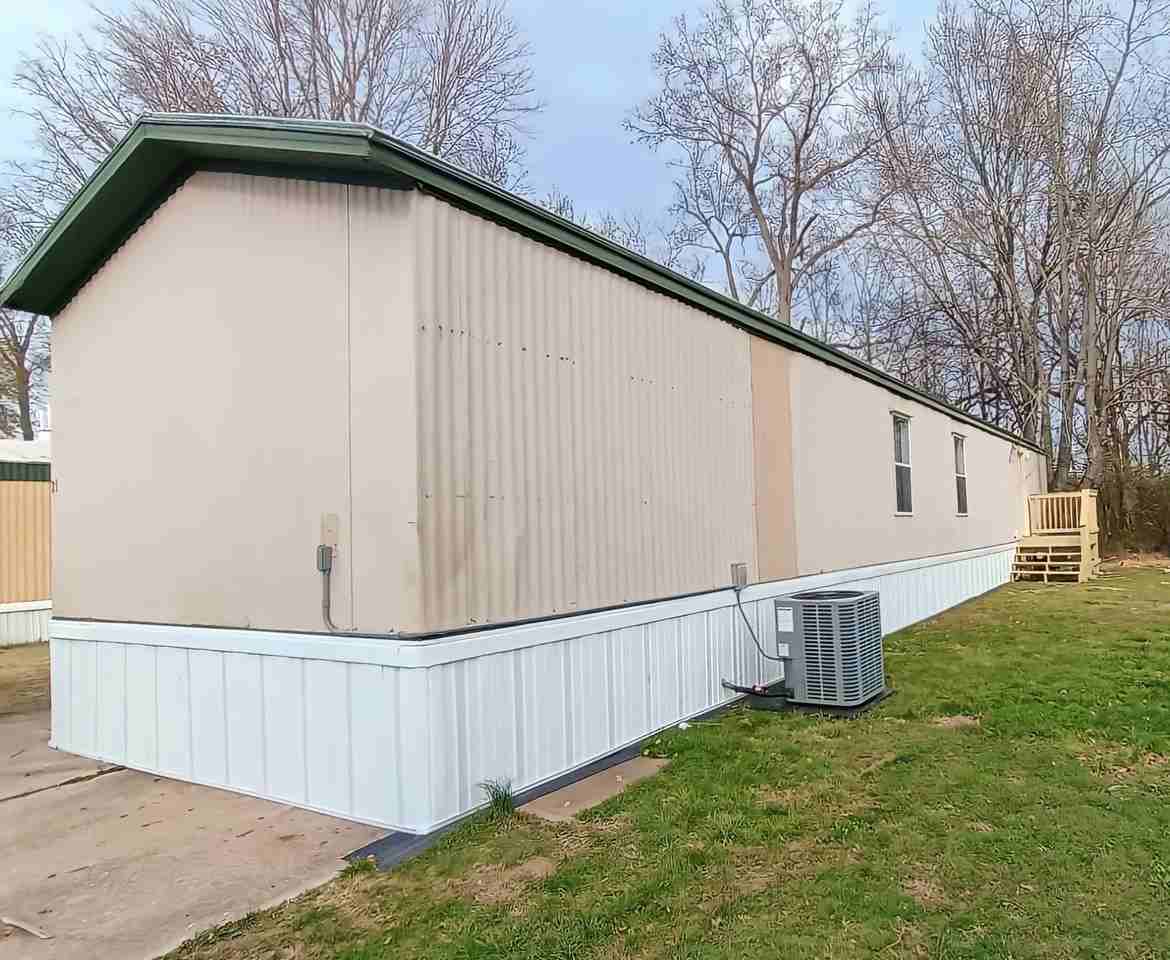 31 Deerwood Park - Photo 4 of 9