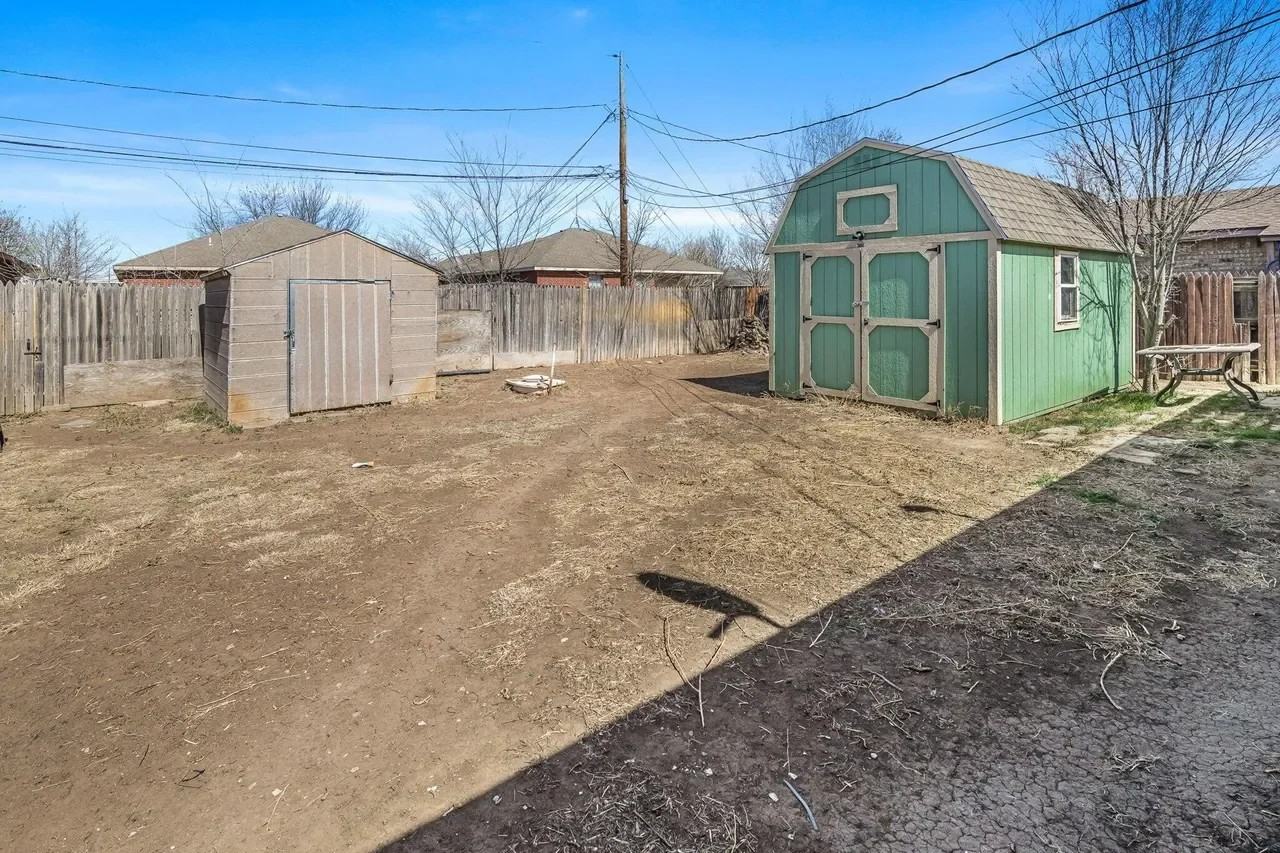 3707 Se 27th Ave - Photo 2 of 16