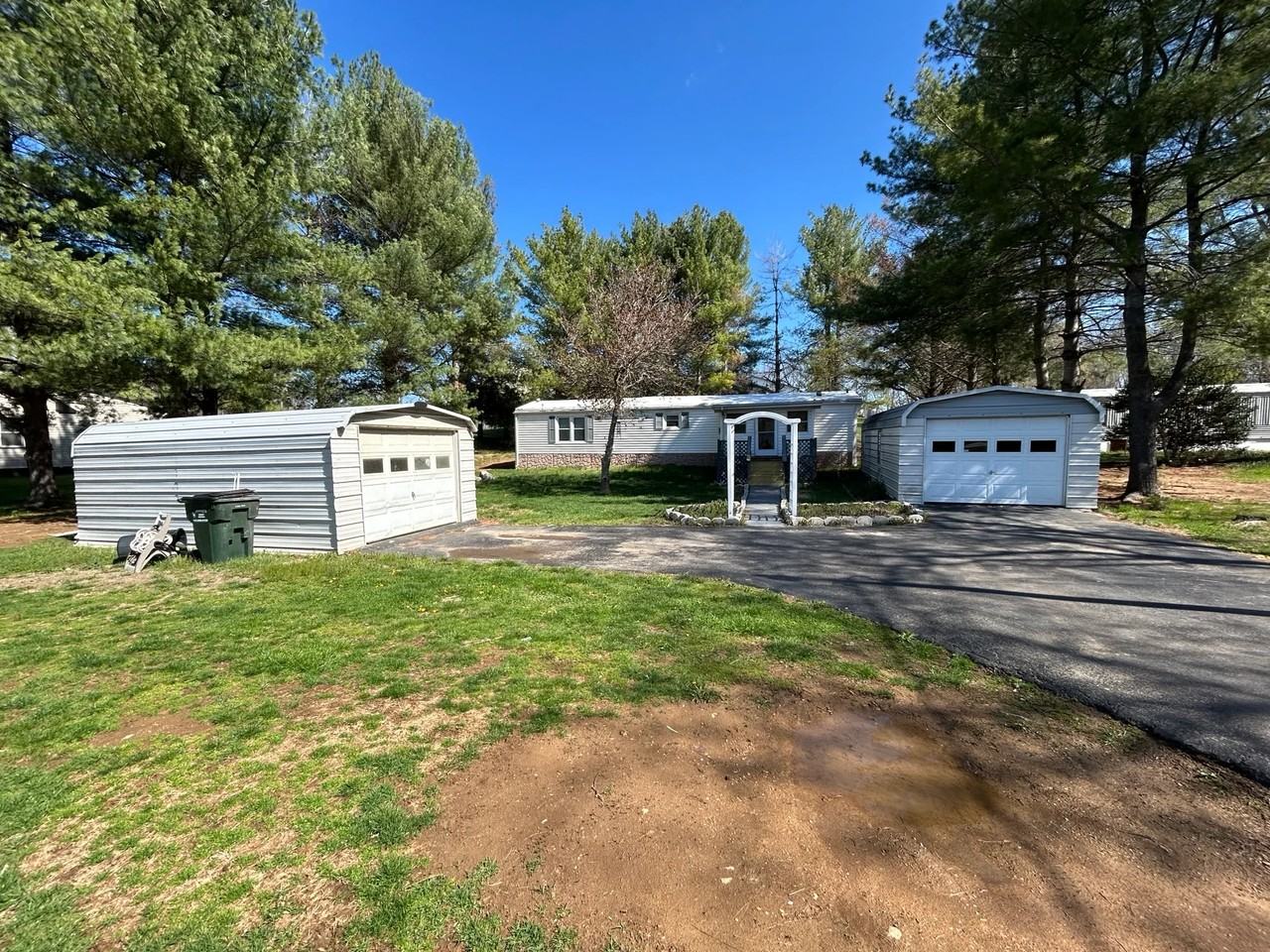 1618 Stuarts Draft Hwy - Photo 2 of 19