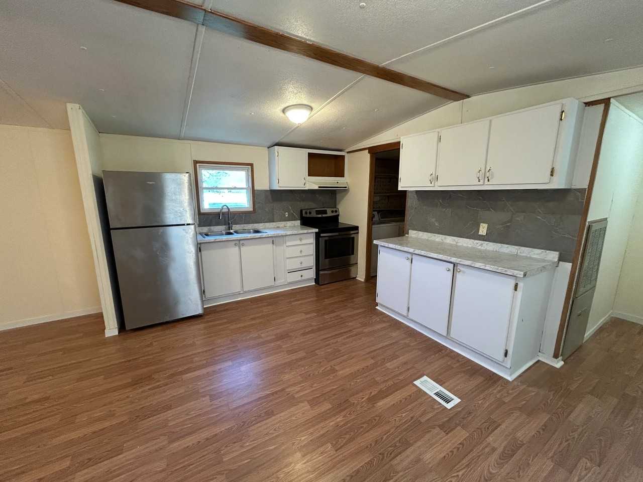 1618 Stuarts Draft Hwy - Photo 6 of 19