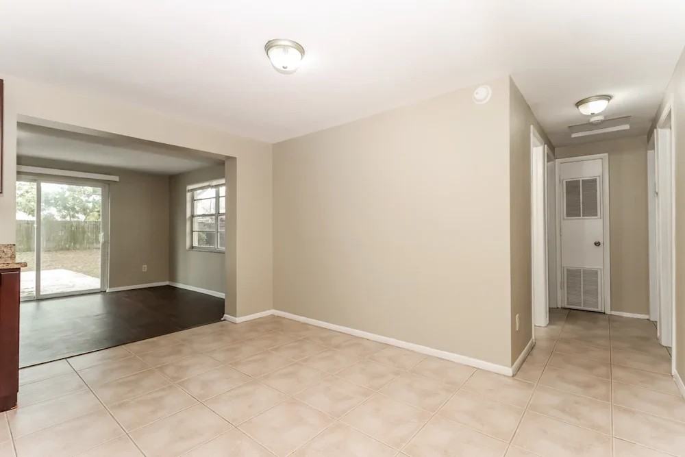 6429 Willow Wood Ct - Photo 5 of 13