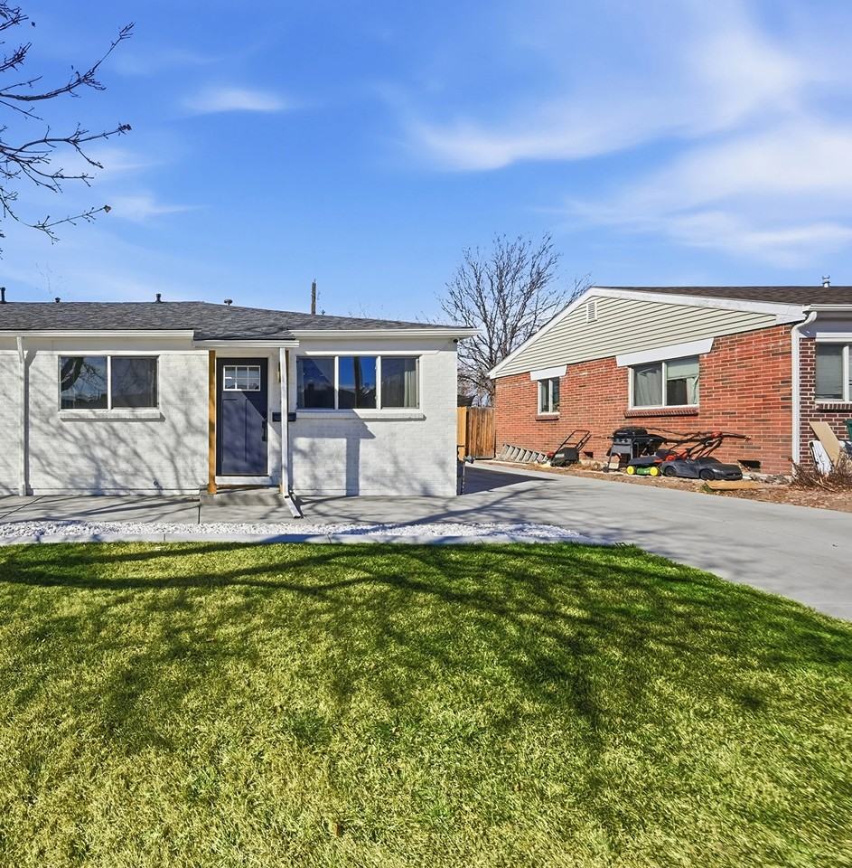 59 Del Mar Cir #59 - Photo 2 of 20