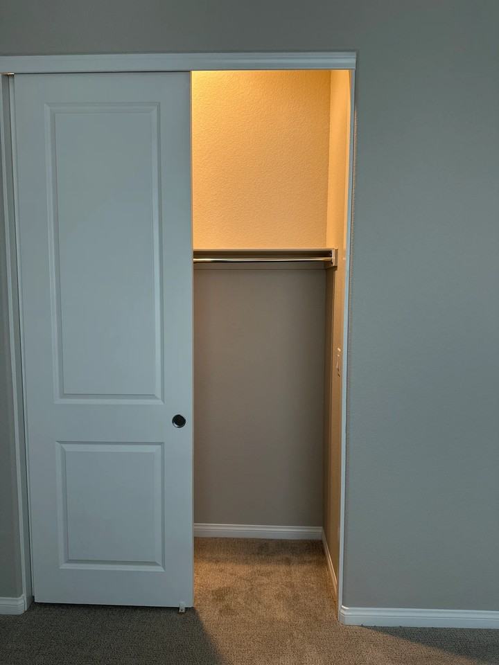 881 Cottonwood Hill Pl - Photo 2 of 8