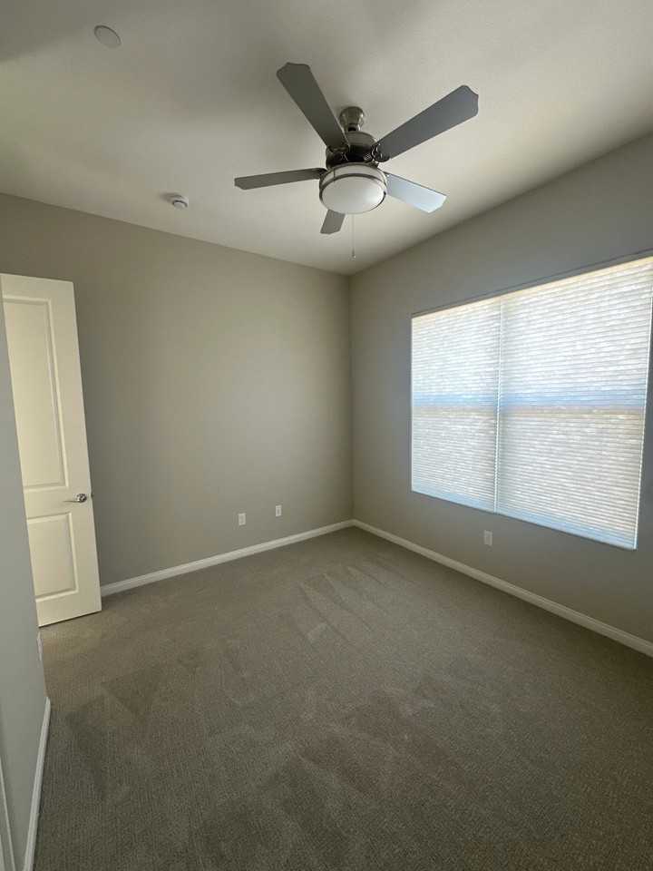 881 Cottonwood Hill Pl - Photo 3 of 8