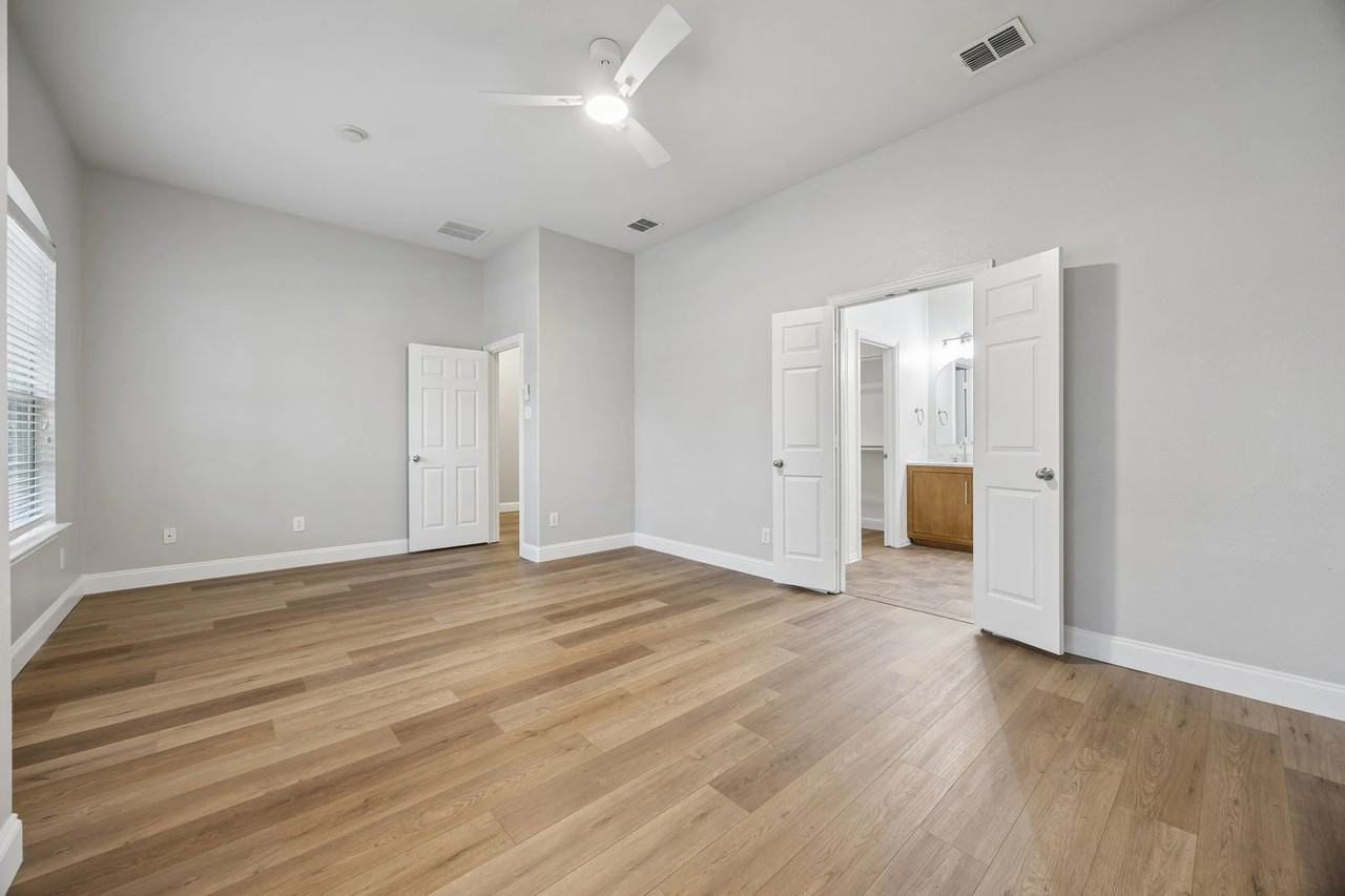 13349 Mondovi Dr - Photo 3 of 20