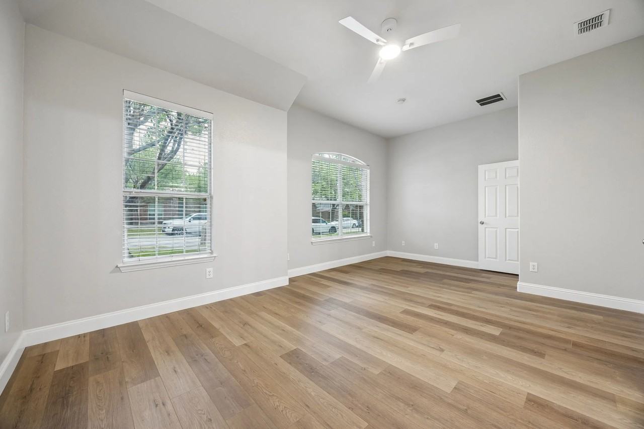 13349 Mondovi Dr - Photo 4 of 20