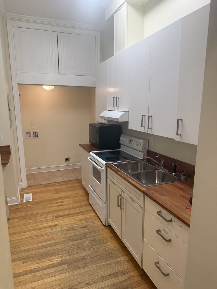 912 Oak St #1 - Photo 6 of 11