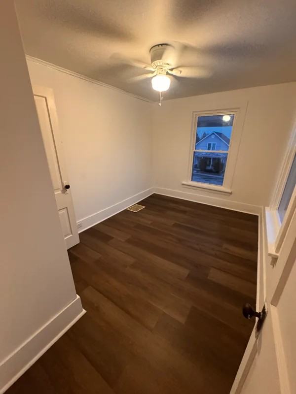 733 Alpine St - Photo 6 of 17