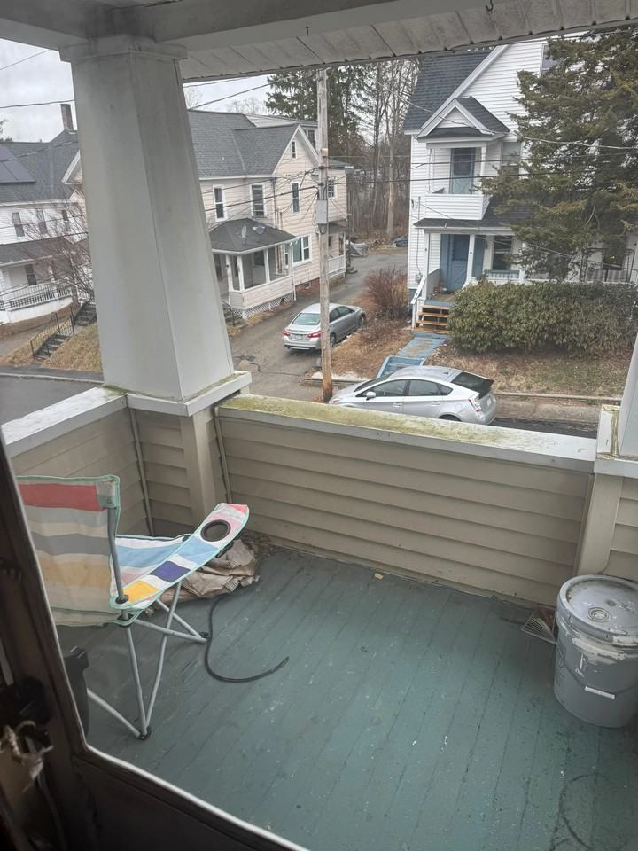 20 Walnut St - Photo 4 of 14