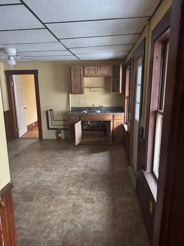 20 Walnut St - Photo 5 of 14