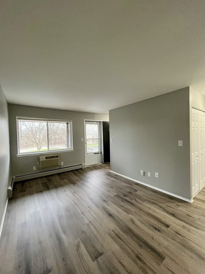 1750-1770 St Johns Park Place Apartments - Photo 3 of 11