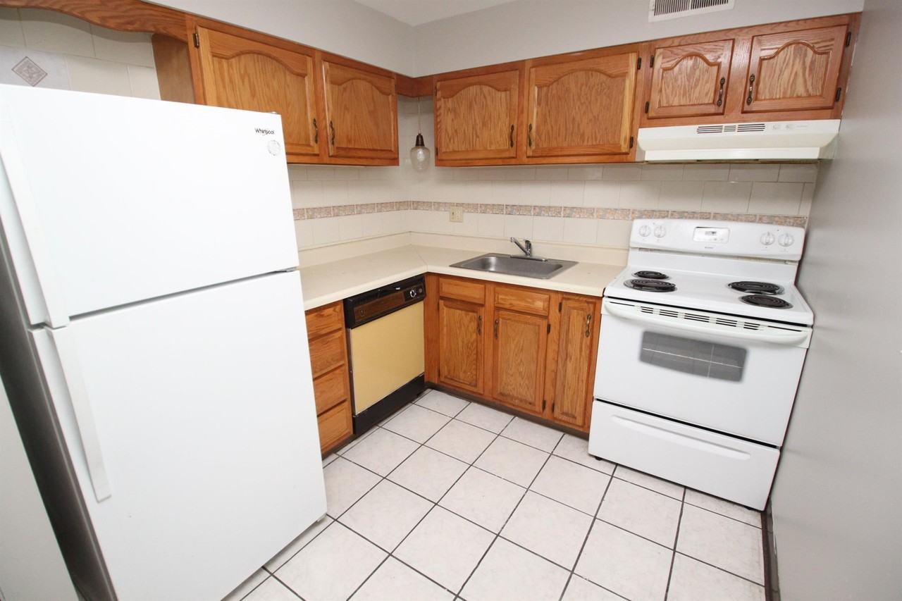 STEUBEN STREET APARTMENTS -- 003 - Photo 5 of 12