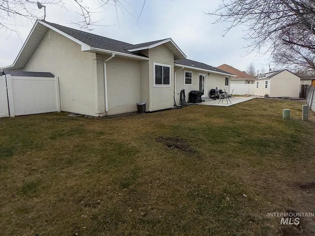 422 Parish Ct - Photo 2 of 16