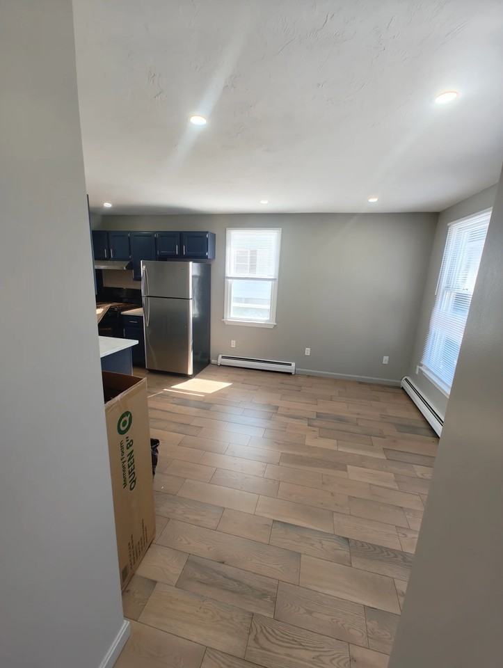 40 Rainville Ave - Photo 6 of 17