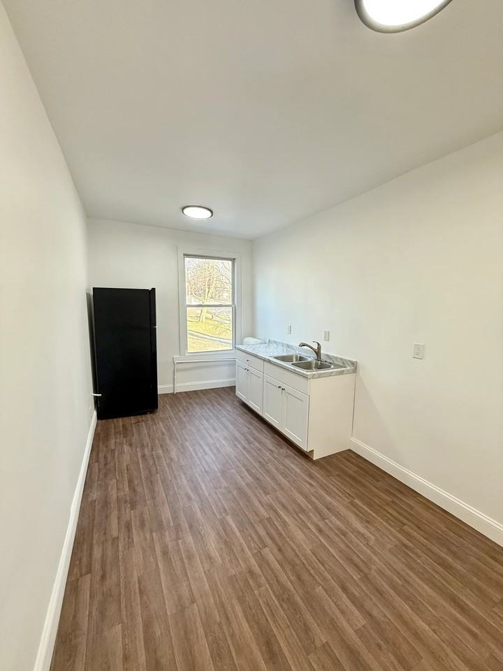 10 Wards Ln #4 - Photo 3 of 10