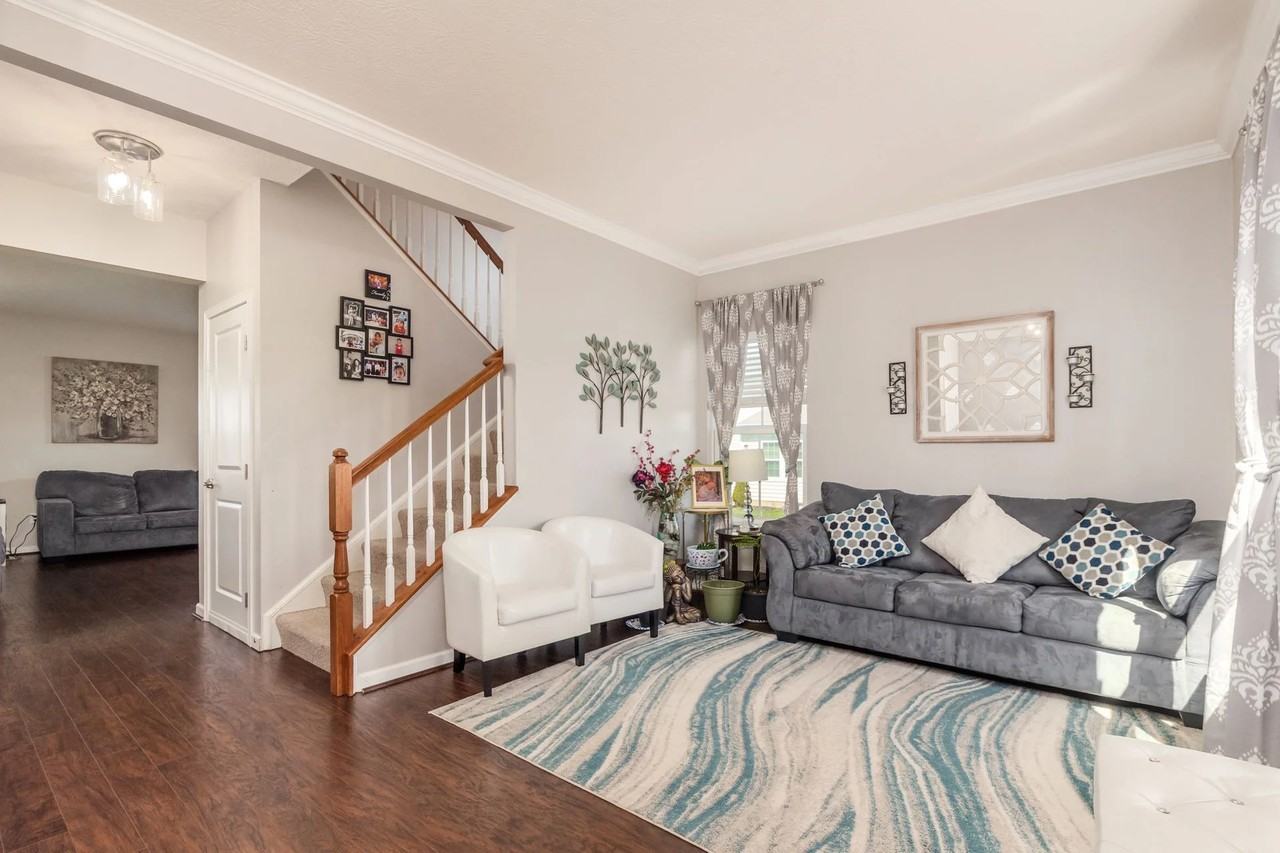 9512 Wintersweet Ln - Photo 6 of 48