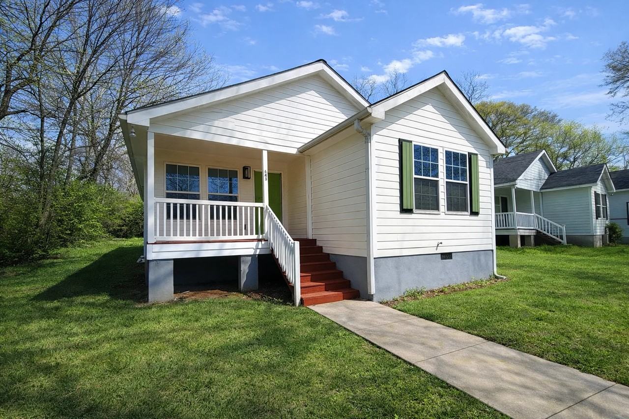 643 Langston Dr Sw - Photo 2 of 11