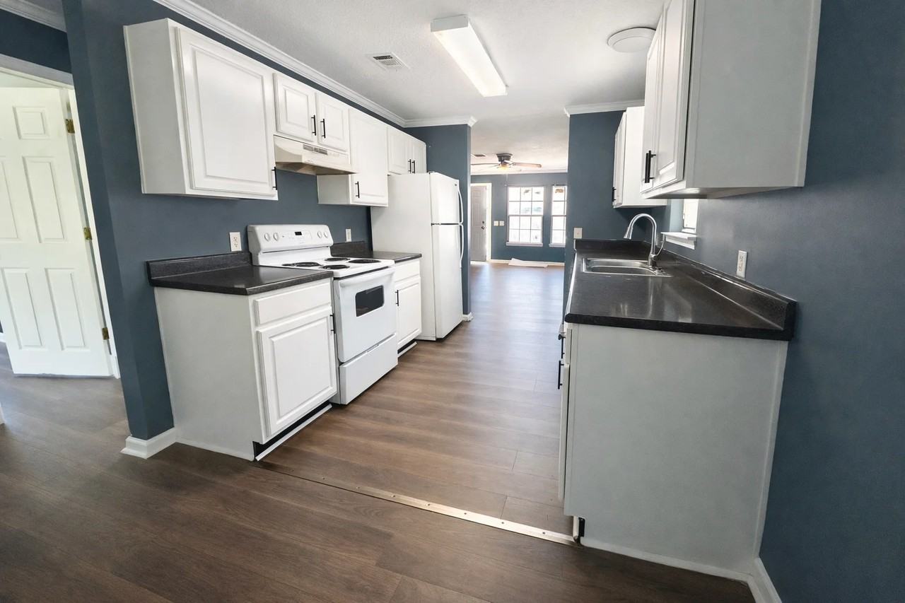 643 Langston Dr Sw - Photo 5 of 11