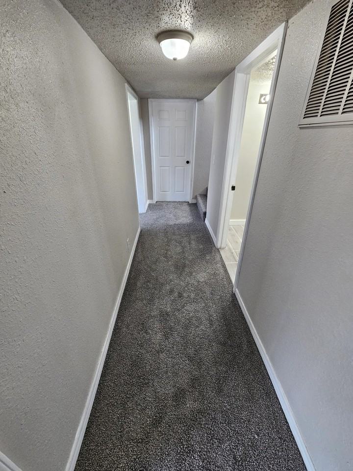 207 S Bixby St - Photo 6 of 18