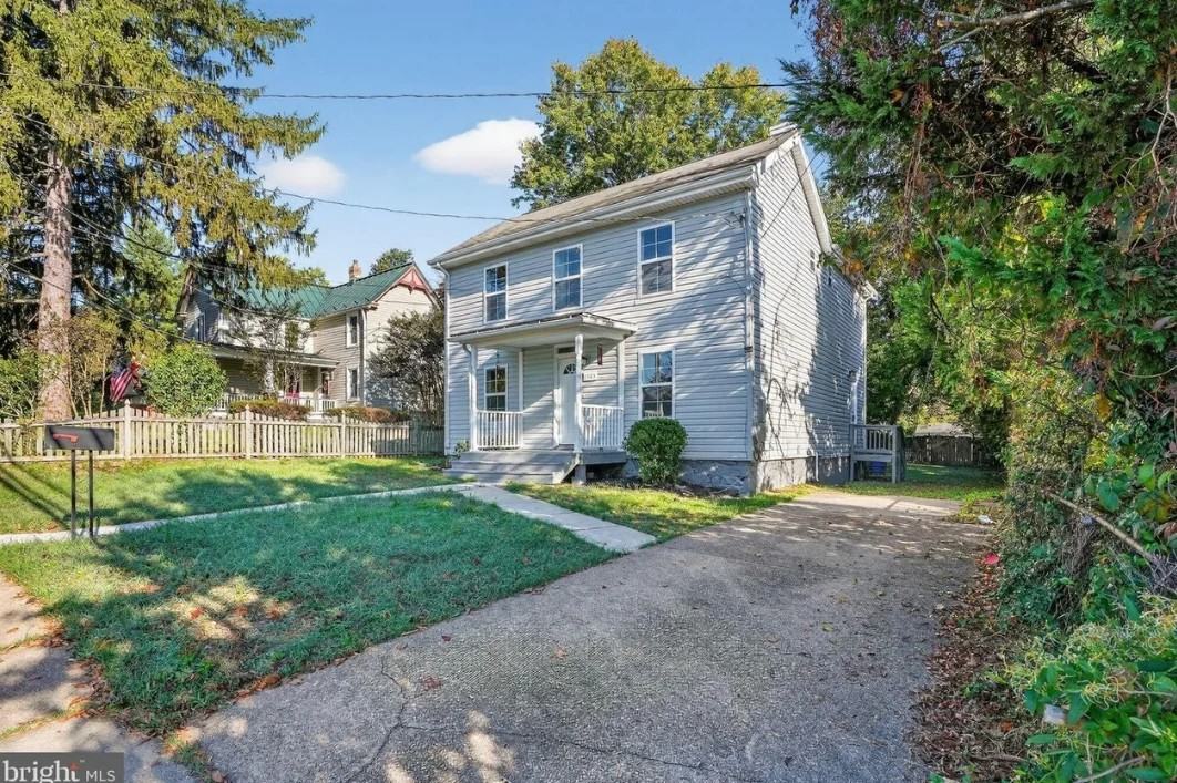 1103 Montgomery St - Photo 7 of 15